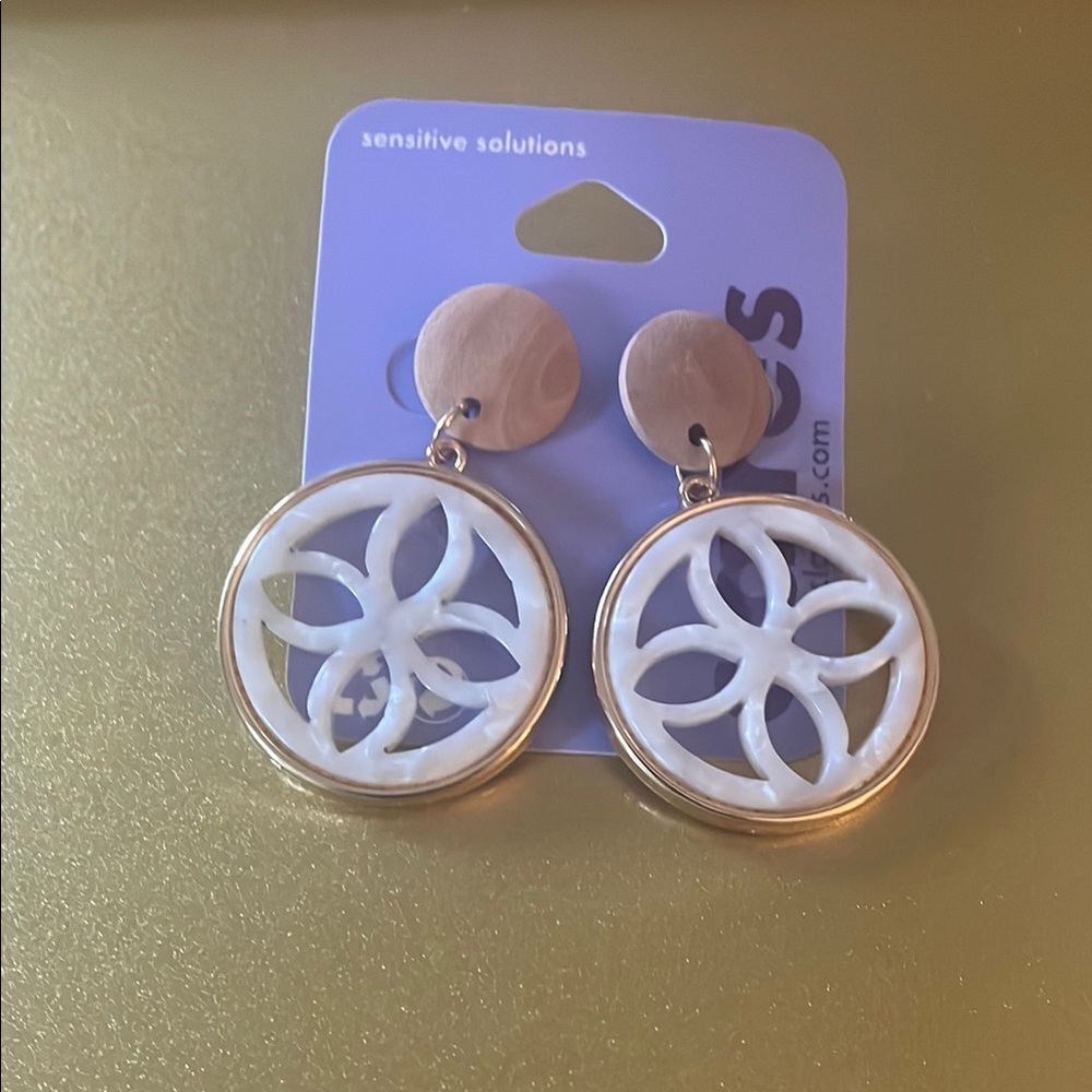 Brand New Claire’s Gold and White Floral Dangle Earrings, Stud Backing